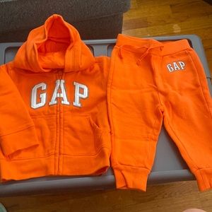 Baby Gap Toddler Orange Sweat Suit Unisex Size 12-18 Months